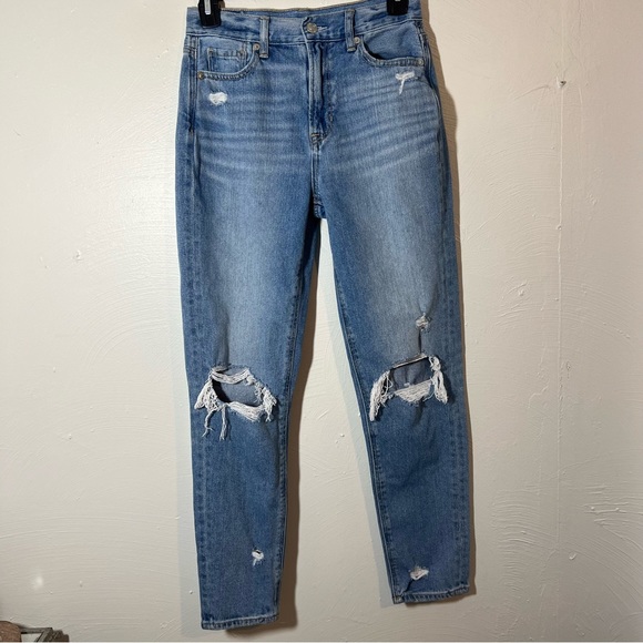 American Eagle Distressed Mom Jean Medium Wash High Rise Size 0 - Picture 5 of 7